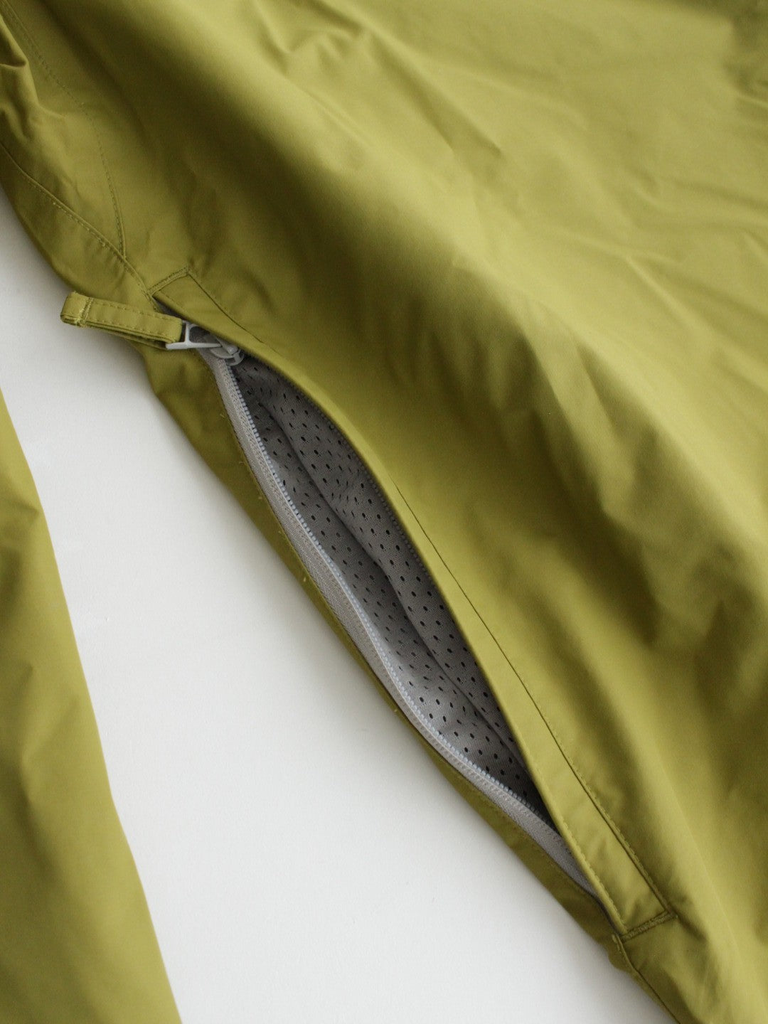 25/26モデル ANOTHER SKY PANTS #CLAM BEIGE｜KM4K【W_10】