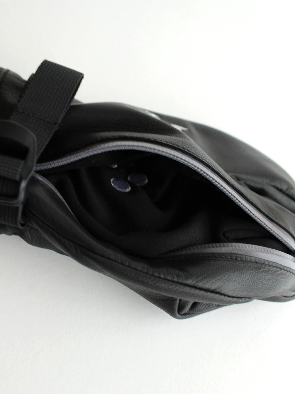 25/26モデル KM4K NO HIZUME KAWA #BLACK KAWA｜KM4K【W_10】