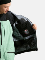 25/26モデル Men's [ak] Hover GORE‑TEX C-Knit 3L Stretch Jacket #TRUE BLACK [100131]｜BURTON