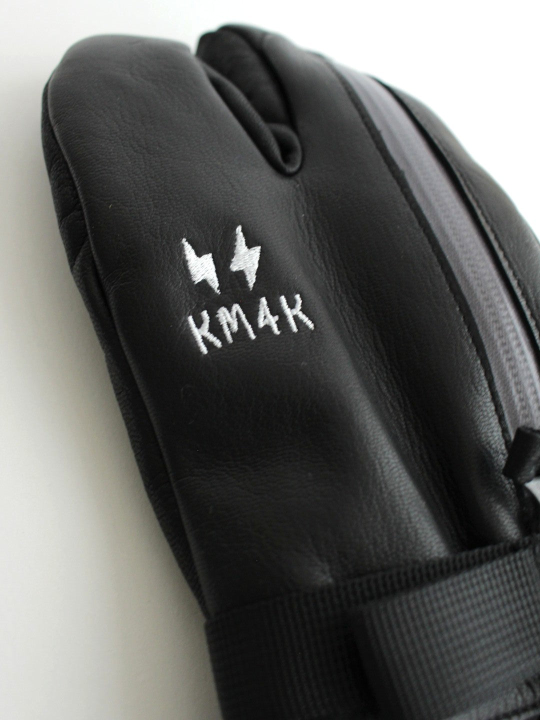 25/26モデル KM4K NO HIZUME KAWA #BLACK KAWA｜KM4K【W_10】