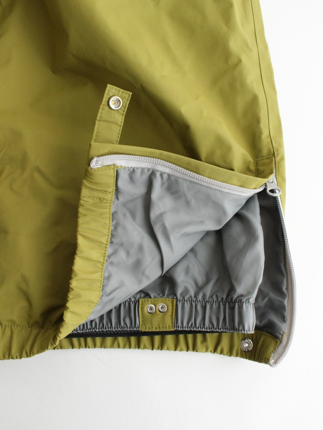 25/26モデル ANOTHER SKY PANTS #CLAM BEIGE｜KM4K【W_10】