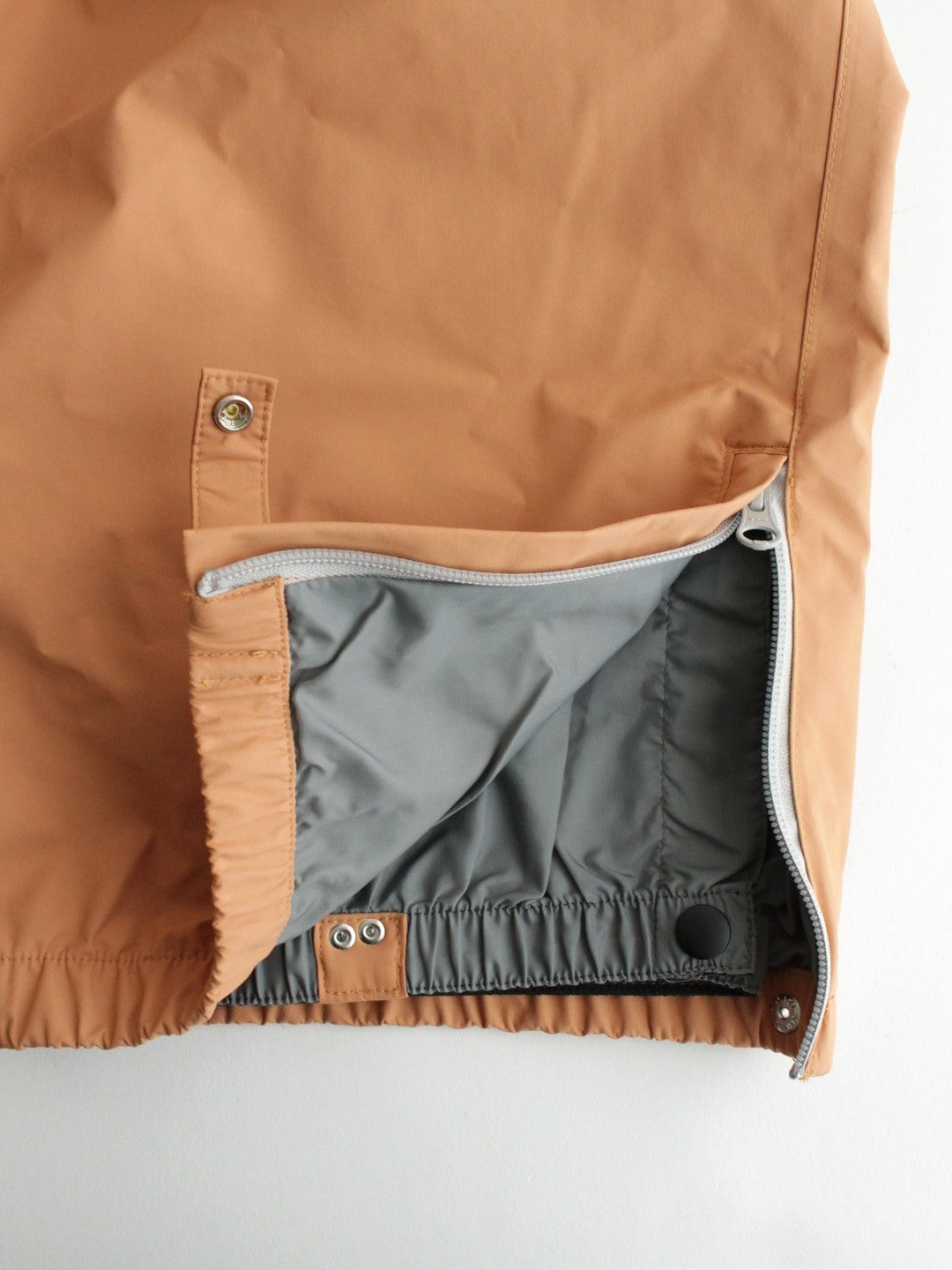 25/26モデル ANOTHER SKY PANTS #CALM BROWN｜KM4K【W_10】