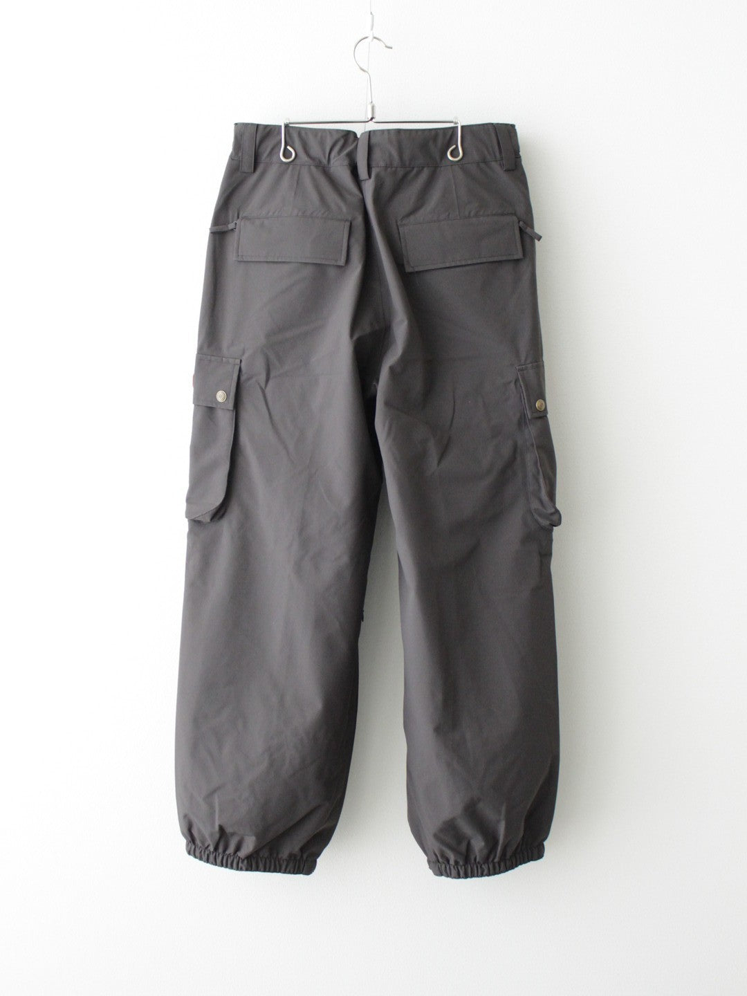25/26モデル 777 PANTS #DARK GRAY｜NOMADIK